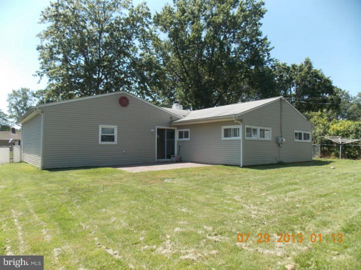 34 Gamewood Road Levittown, PA 19057 - Photo 3 of 12 Exterior Back