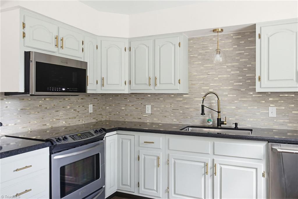 5595 Murray Road Winston-Salem, NC 27106 - Photo 13 of 36 Kitchen