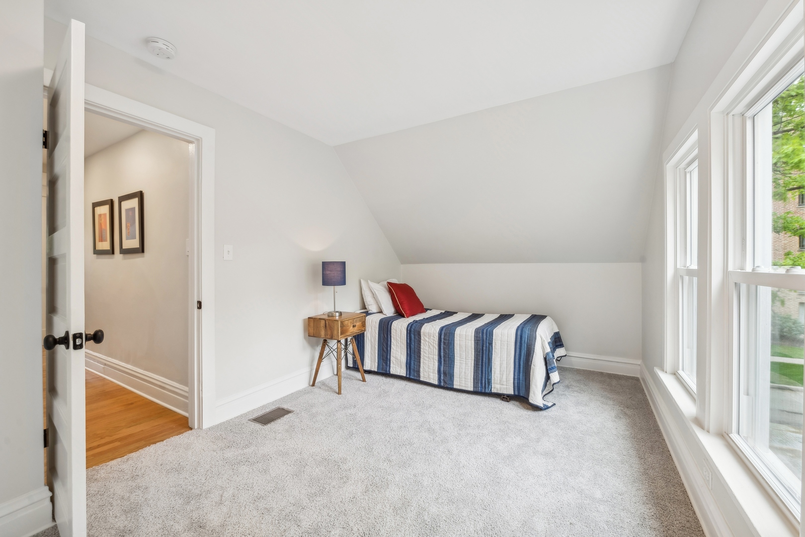 2429 Central Street Evanston, IL 60201 - Photo 20 of 34