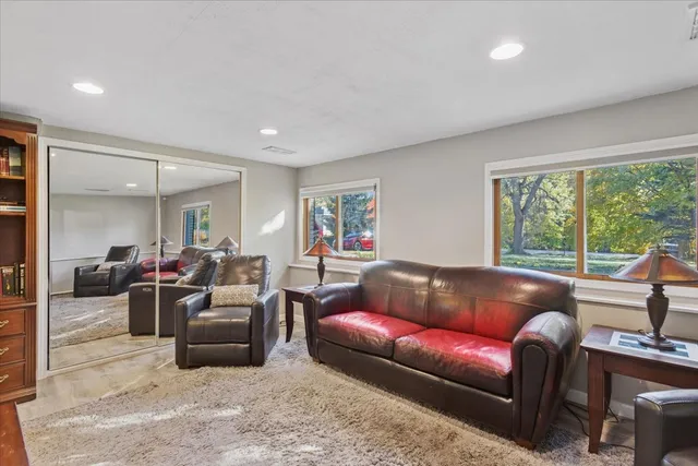 $435,000 | 26W250 Case Avenue, Naperville, IL 60563