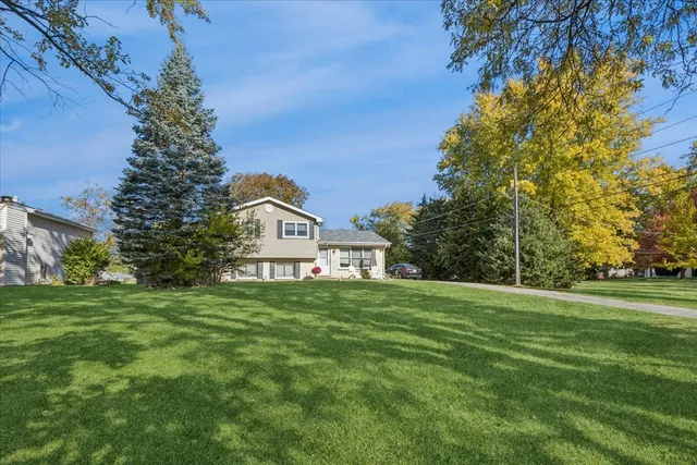 $435,000 | 26W250 Case Avenue, Naperville, IL 60563