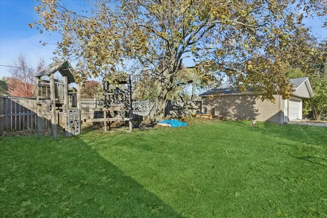 $435,000 | 26W250 Case Avenue, Naperville, IL 60563