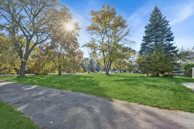 $435,000 | 26W250 Case Avenue, Naperville, IL 60563