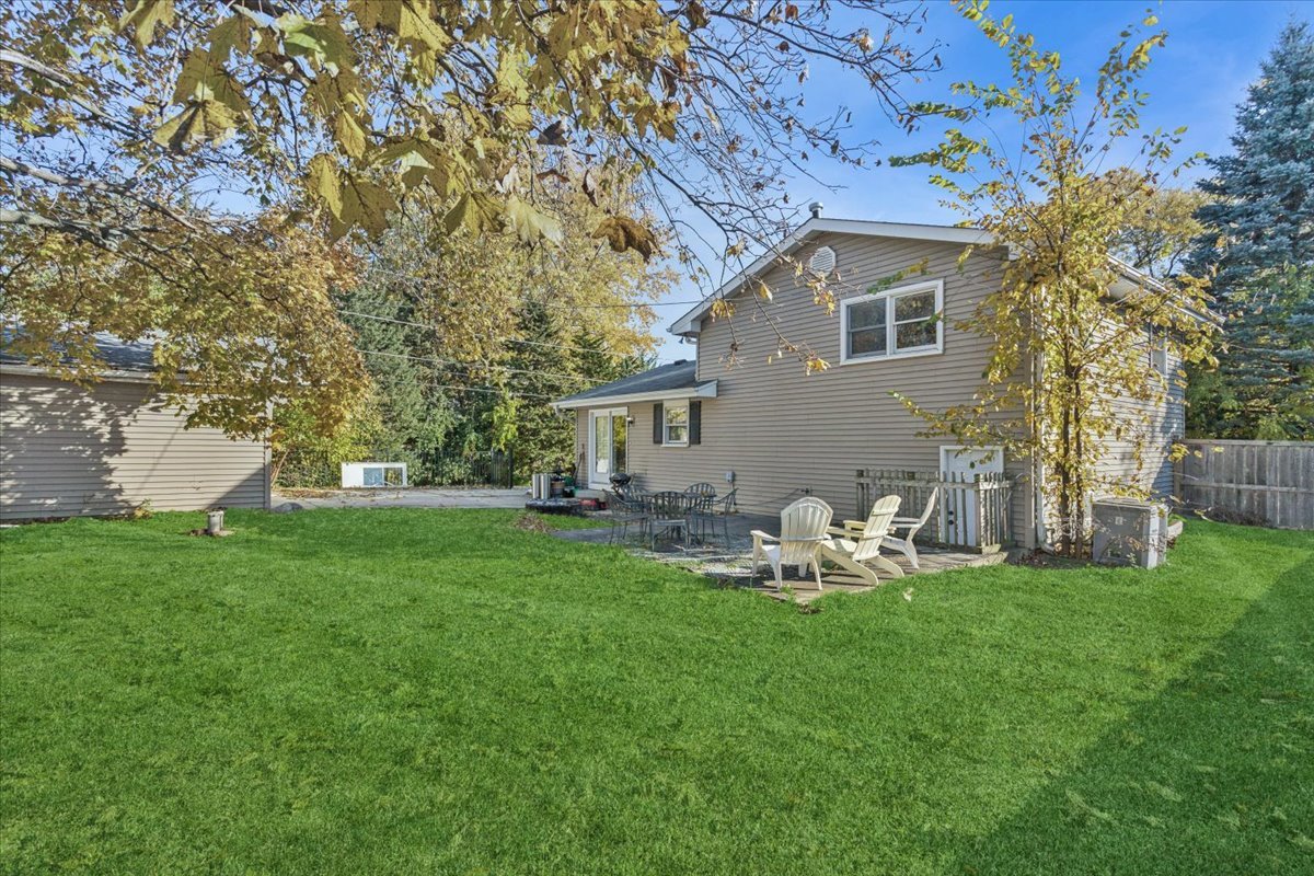 26W250 Case Avenue Naperville, IL 60563 - Photo 5 of 36