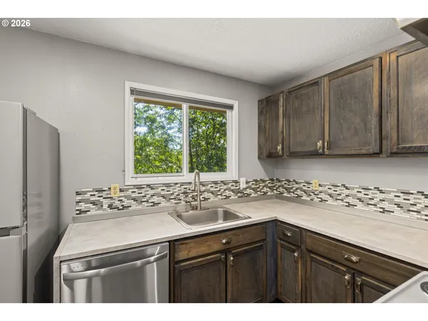 $180,000 | 603 Southeast 148th Avenue, Portland, OR 97233