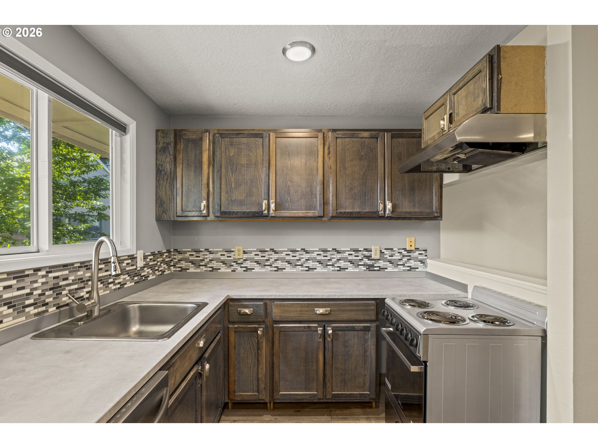 603 Southeast 148th Avenue Portland, OR 97233 - Photo 8 of 17