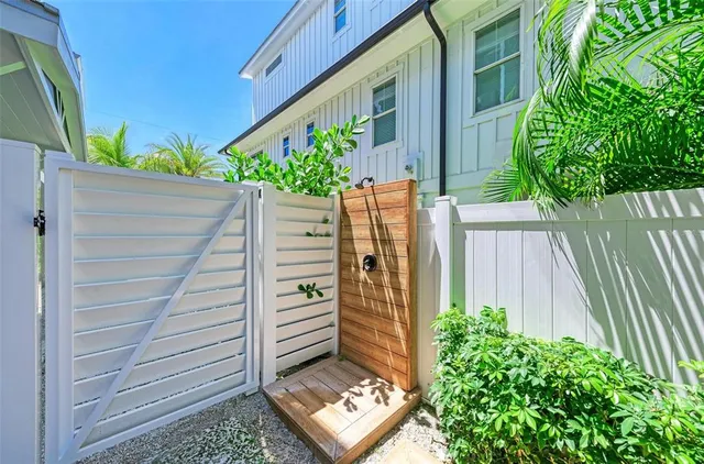 $3,500,000 | 403 20th Place North, Bradenton Beach, FL 34217