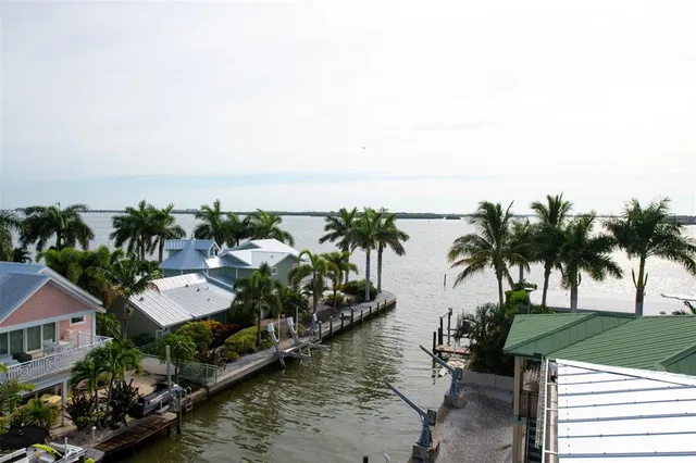 $3,500,000 | 403 20th Place North, Bradenton Beach, FL 34217