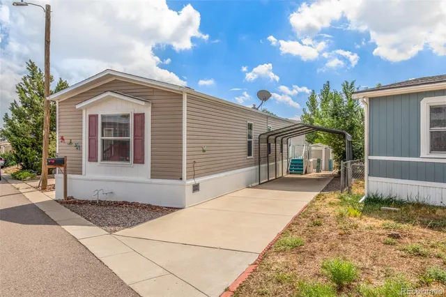 a view of backyard of house