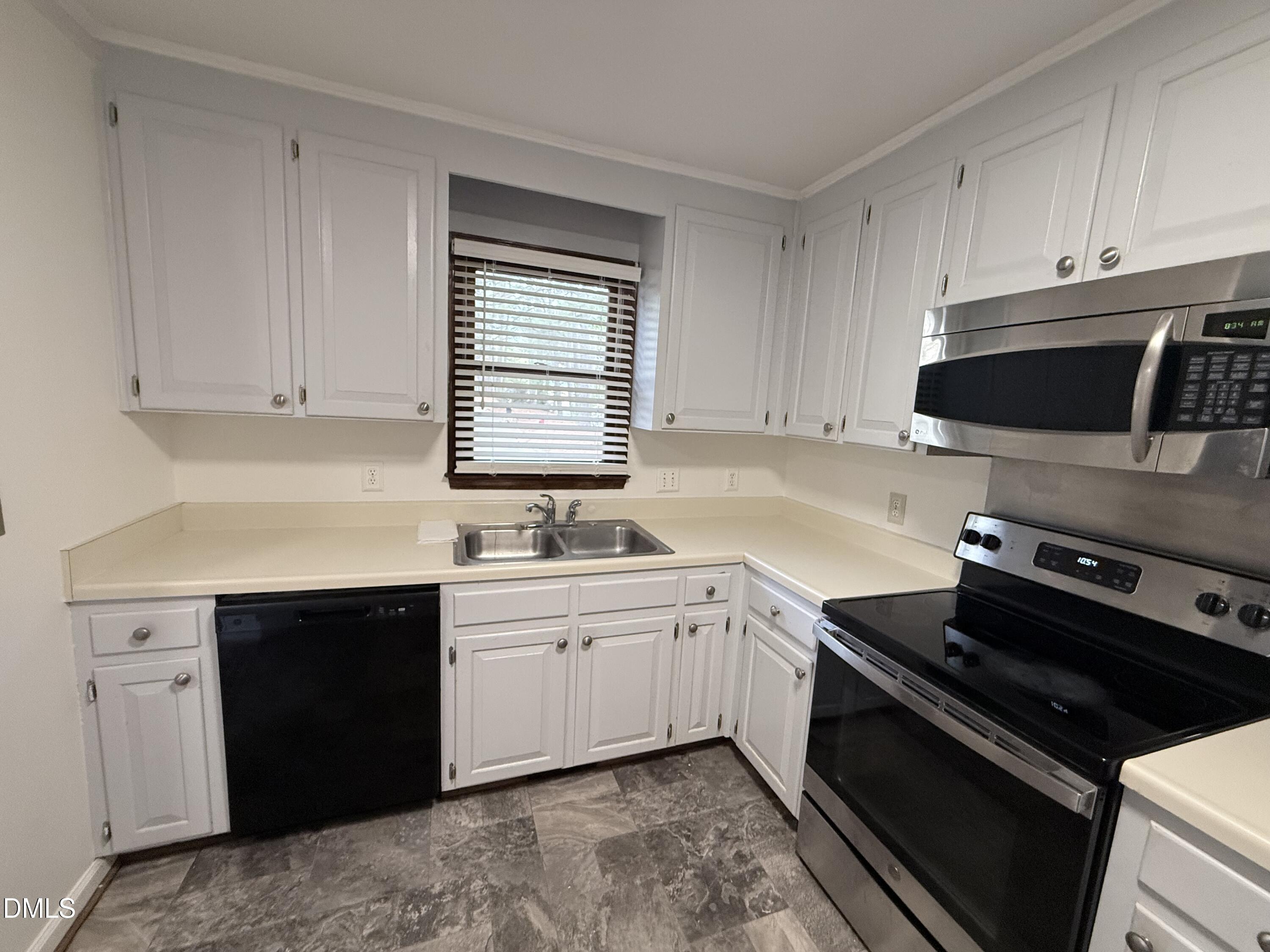 5544 Sharpe Drive Raleigh, NC 27612 - Photo 8 of 24 IMG_4842