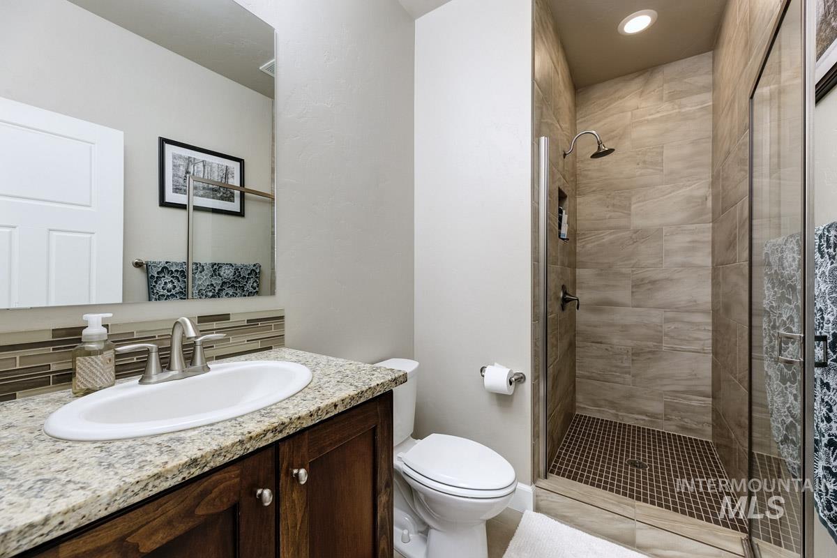 5855 North Channing Way Meridian, ID 83646 - Photo 7 of 37