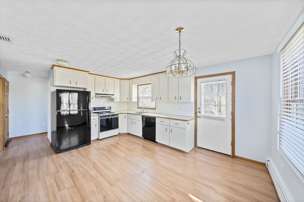 8 Cocci Way, Unit 8 Dedham, MA 02026 - Photo 4 of 31