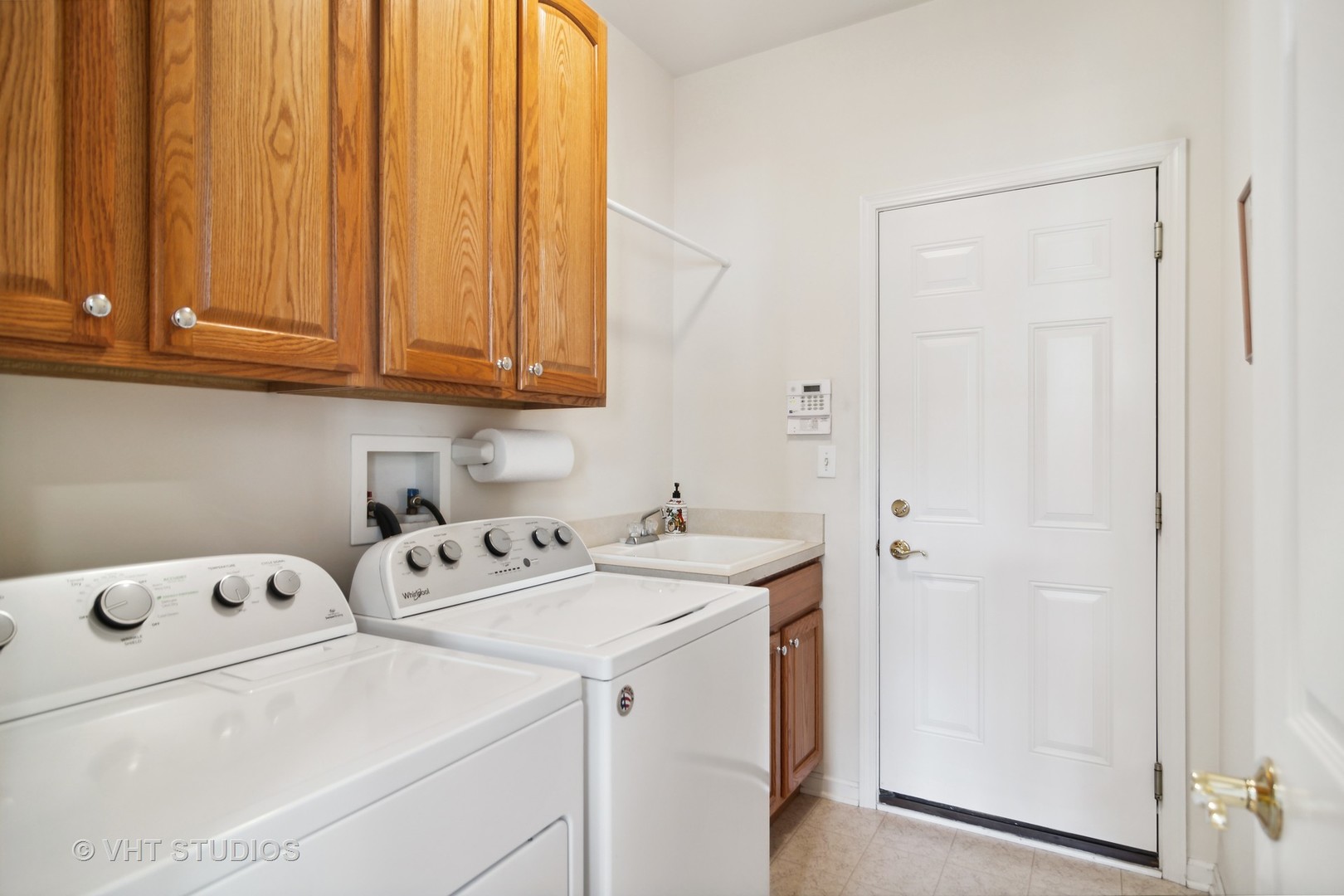 716 Fieldstone Court Inverness, IL 60010 - Photo 21 of 25 a utility room with dryer and washer