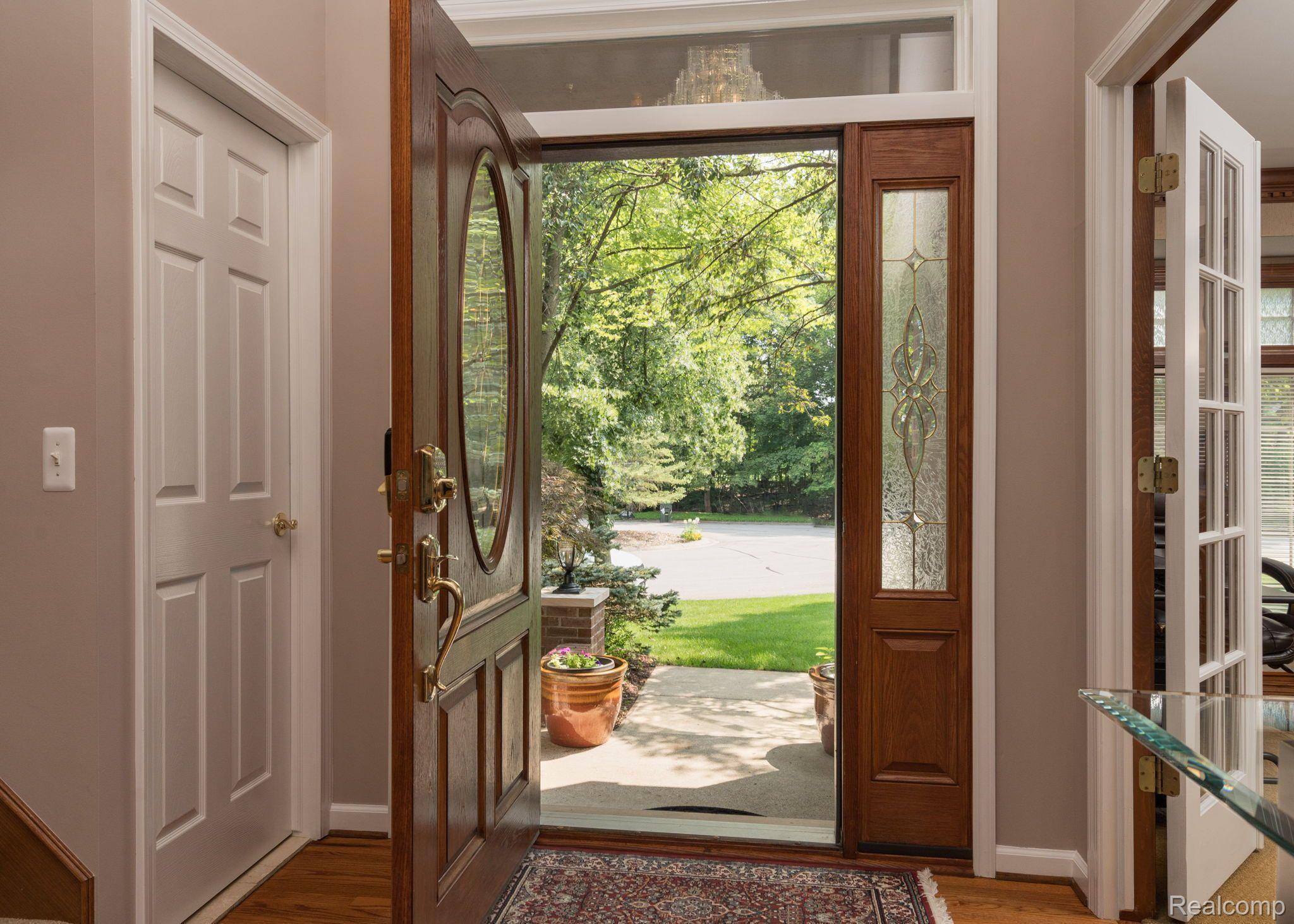 1934 Brookfield Road Rochester, MI 48306 - Photo 4 of 50 Gallery Image 4