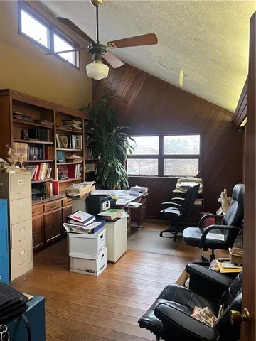 $399,500 | 129 South Buhl Farm Drive, Hermitage, PA 16148