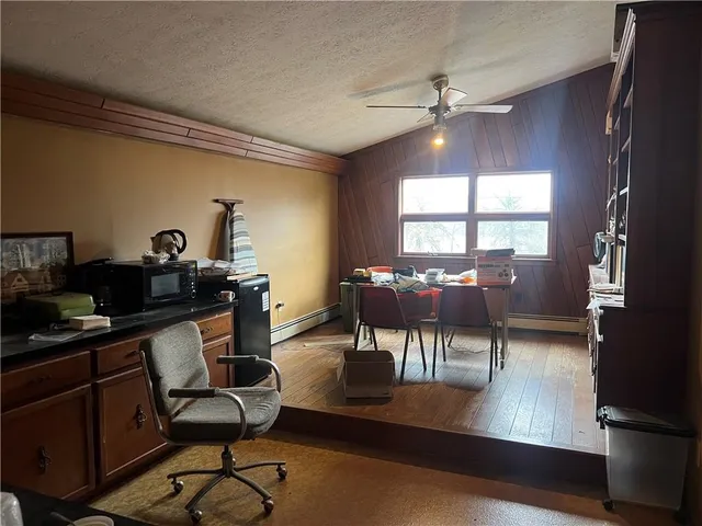 $399,500 | 129 South Buhl Farm Drive, Hermitage, PA 16148