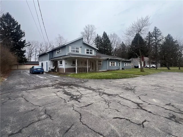 $399,500 | 129 South Buhl Farm Drive, Hermitage, PA 16148