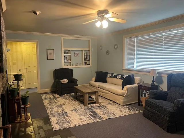 $399,500 | 129 South Buhl Farm Drive, Hermitage, PA 16148