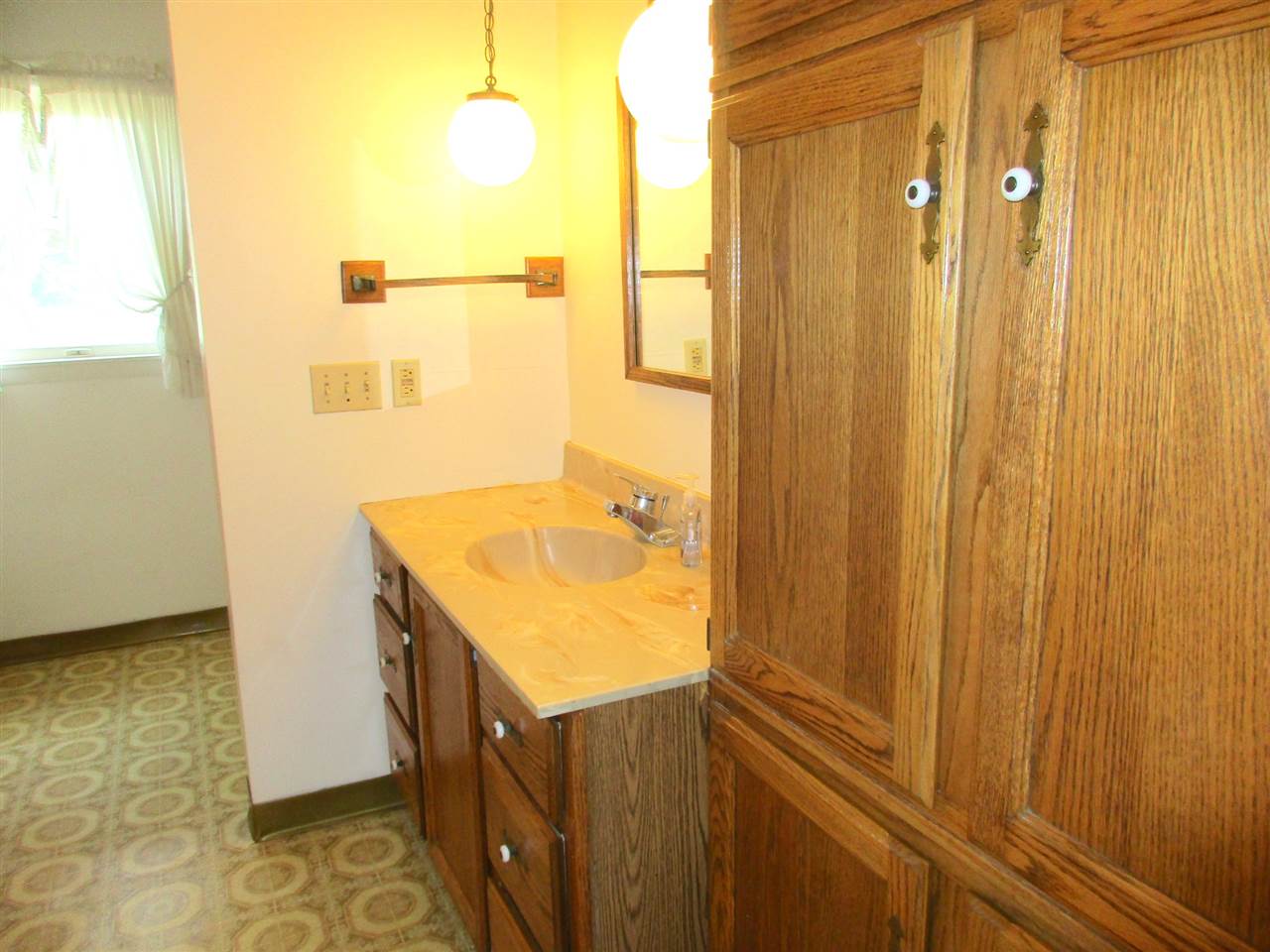 4336 South Durand Road Durand, MI 48429 - Photo 9 of 23 31298344-8.JPG
