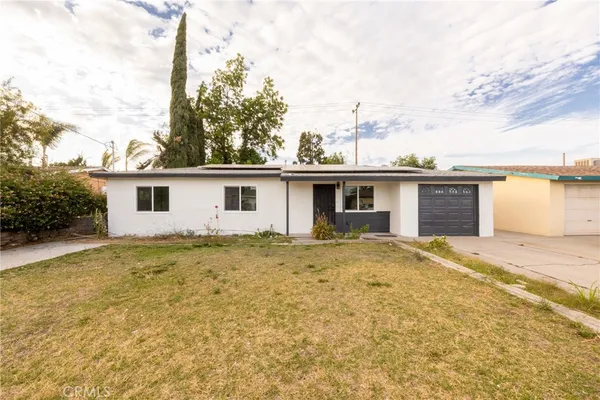 $579,880 | 424 East 1st Street, Rialto, CA 92376