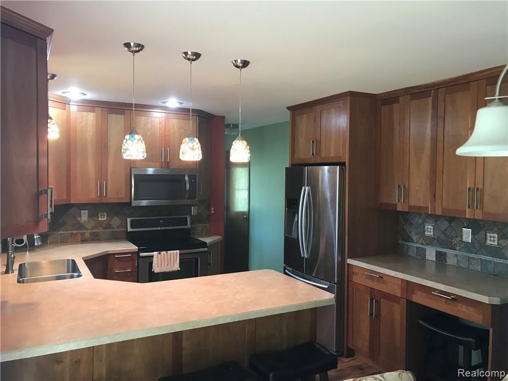 3960 West Coon Lake Road Howell, MI 48843 - Photo 5 of 40