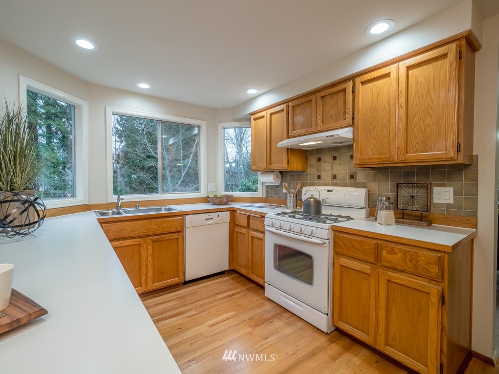 508 225th Place Southeast Bothell, WA 98021 - Photo 4 of 25