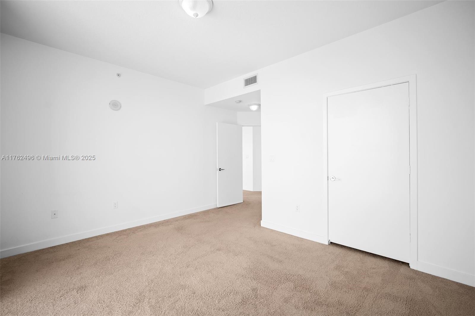 79 Southwest 12th Street, Unit 2512S Miami, FL 33130 - Photo 9 of 36 a view of an empty room