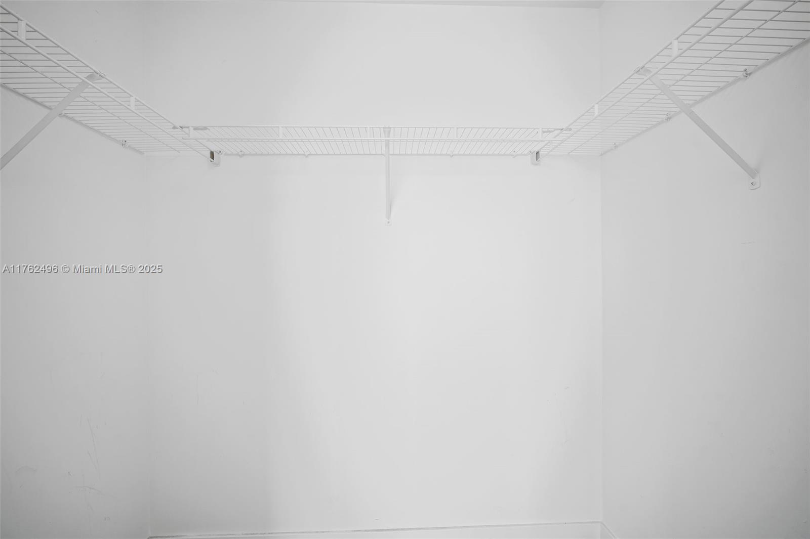 79 Southwest 12th Street, Unit 2512S Miami, FL 33130 - Photo 10 of 36 a view of small space