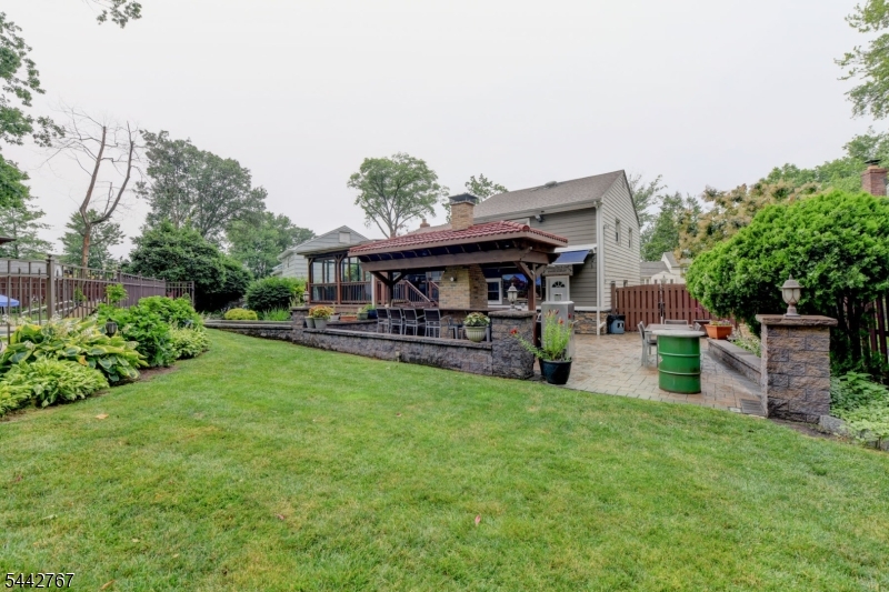 835 Colonial Arms Road Union, NJ 07083 - Photo 28 of 39