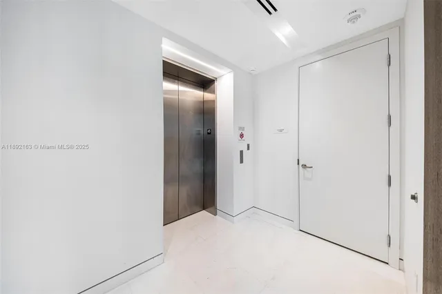 $18,000 | 300 Biscayne Blvd Way, Unit 4507W, Miami, FL 33131