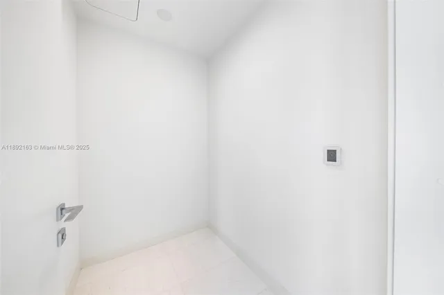 $18,000 | 300 Biscayne Blvd Way, Unit 4507W, Miami, FL 33131