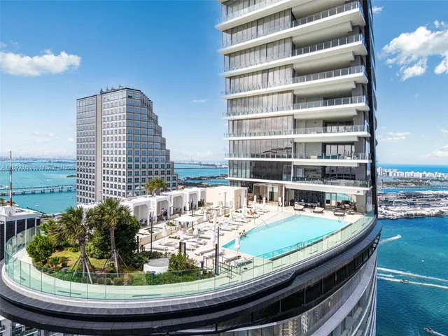 $18,000 | 300 Biscayne Blvd Way, Unit 4507W, Miami, FL 33131