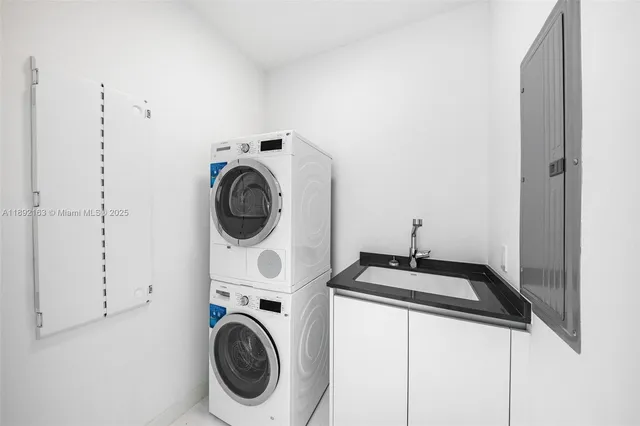 $18,000 | 300 Biscayne Blvd Way, Unit 4507W, Miami, FL 33131