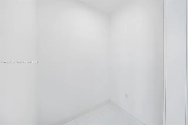 $18,000 | 300 Biscayne Blvd Way, Unit 4507W, Miami, FL 33131