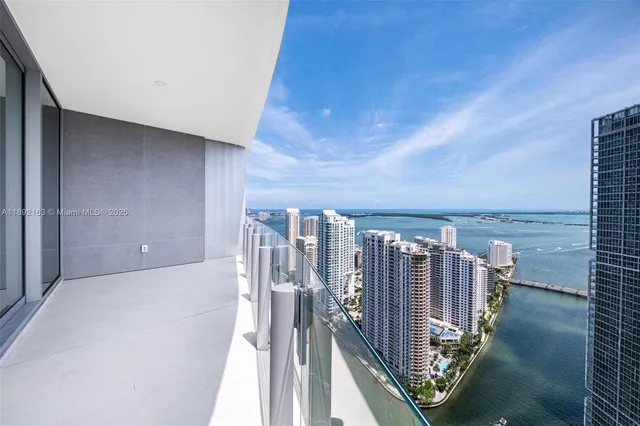 $18,000 | 300 Biscayne Blvd Way, Unit 4507W, Miami, FL 33131