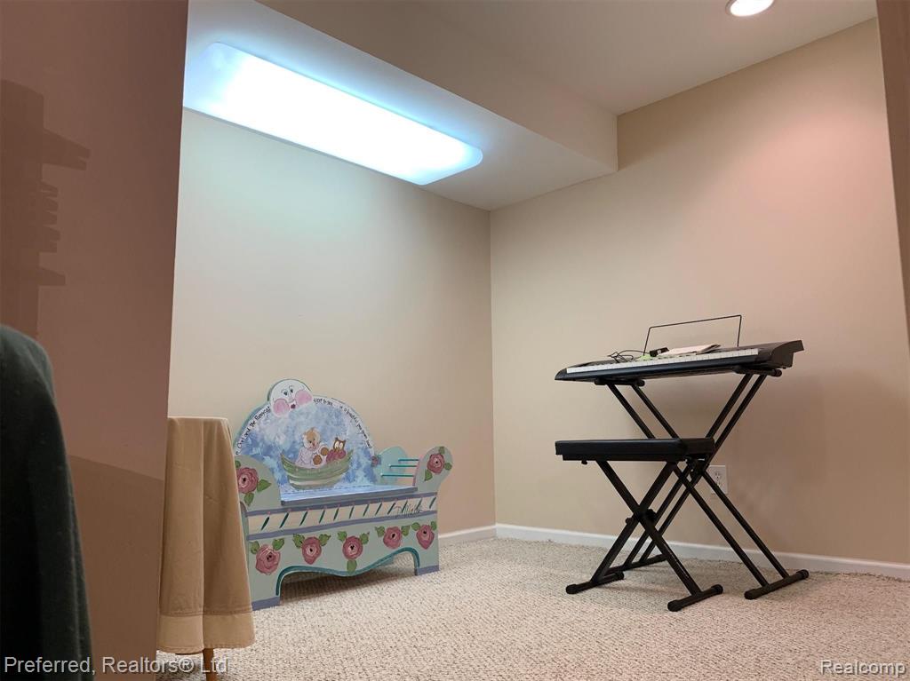 46635 Inverness Road Canton, MI 48188 - Photo 30 of 43
