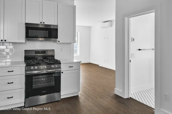 $2,750 | 72-74 Green Street, Unit 72B, Hudson, NY 12534