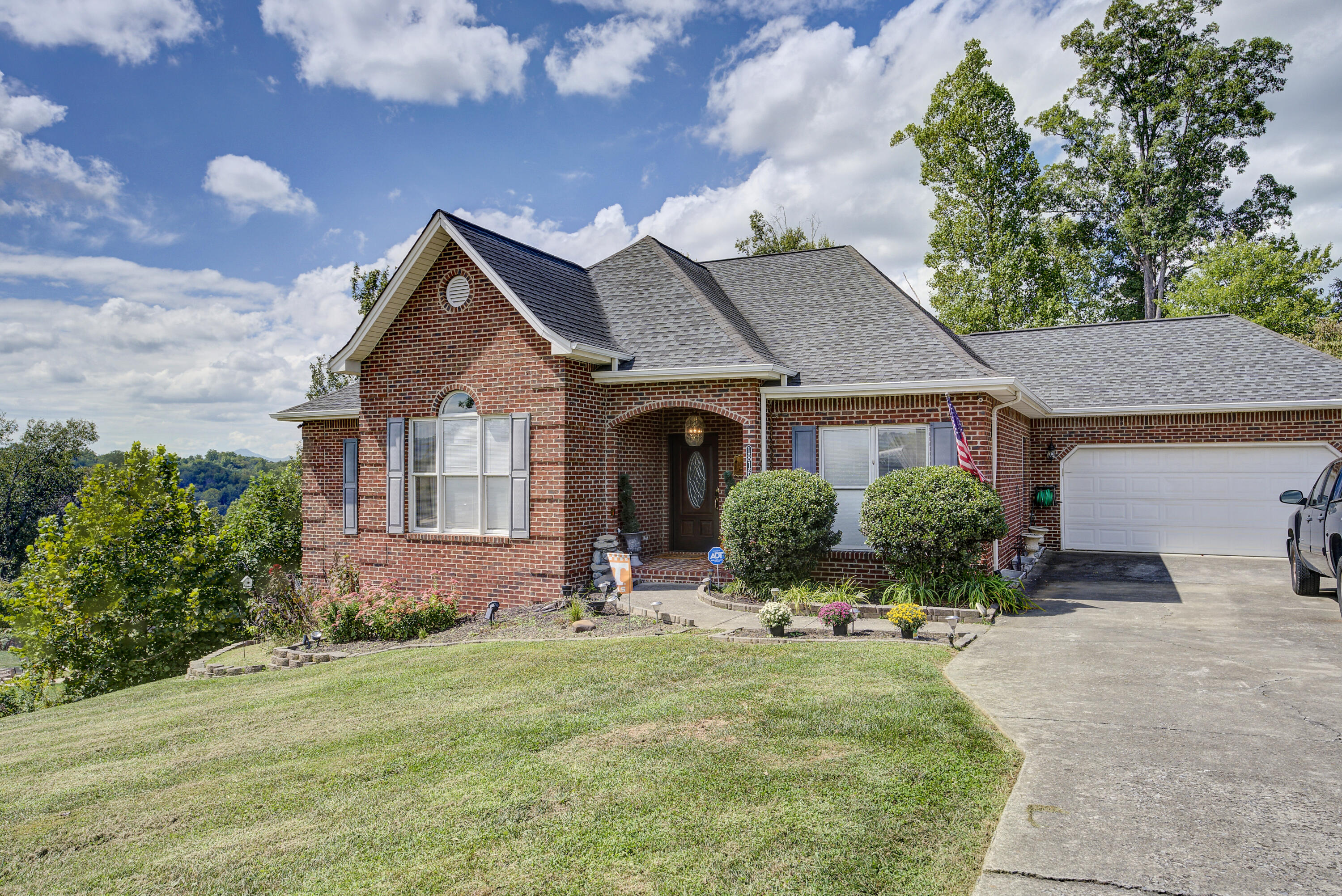 1816 Idle Hour Road Kingsport, TN 37660 - Photo 3 of 34 Idle--32