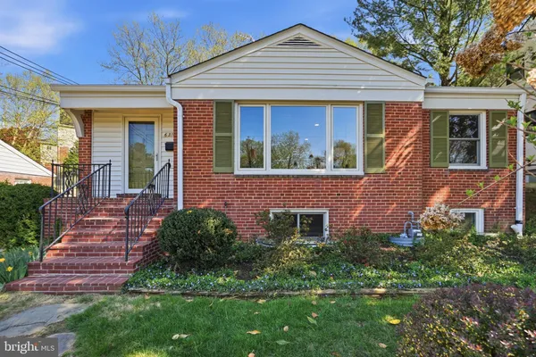 $1,050,000 | 6318 11th Road North, Arlington, VA 22205