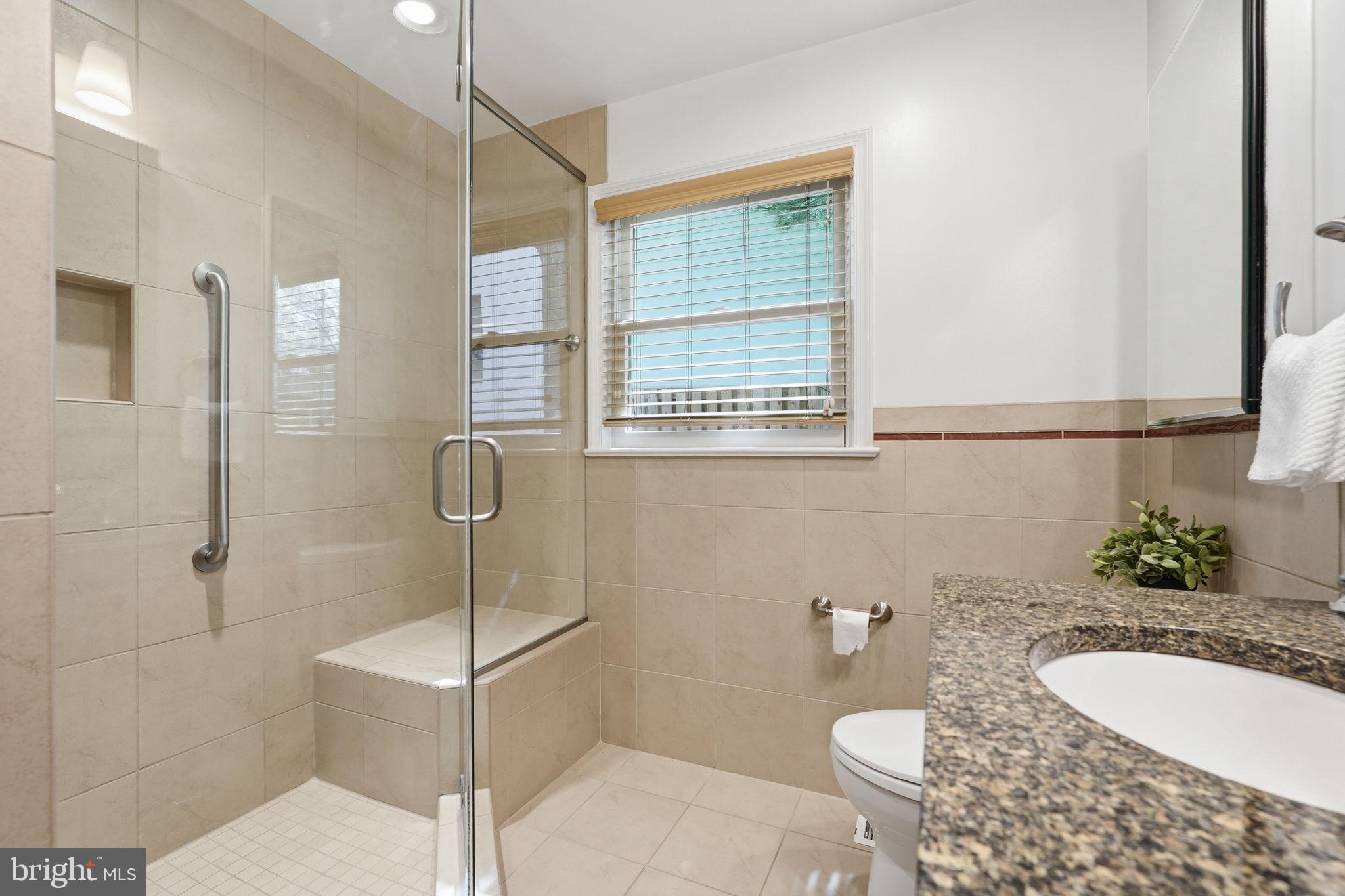 6318 11th Road North Arlington, VA 22205 - Photo 24 of 46 Primary Bath