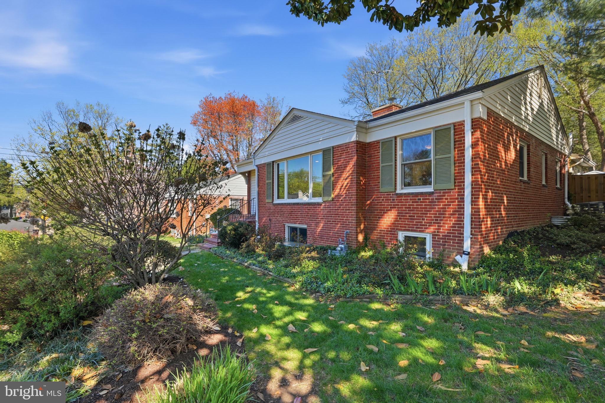 6318 11th Road North Arlington, VA 22205 - Photo 4 of 46