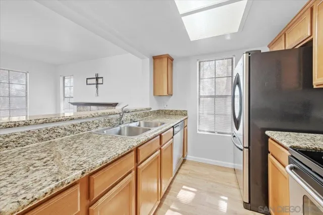 $2,350 | 15016 Avenida Venusto, Unit 168, San Diego, CA 92128