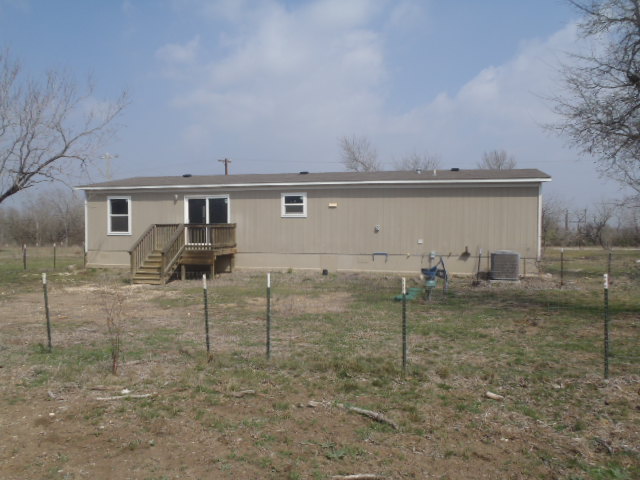 1580 Pooley Road Kingsbury, TX 78638 - Photo 10 of 32 Gallery Image 10