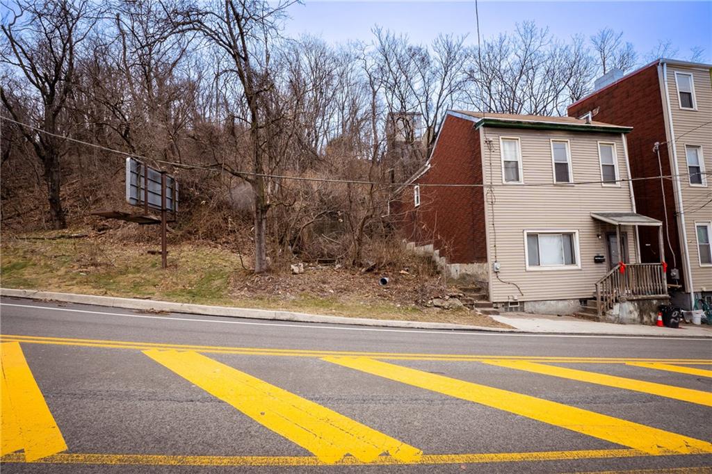 64 Bates Street Pittsburgh, PA 15213 - Photo 9 of 11