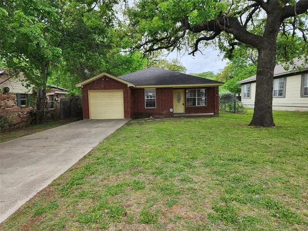 $1,550 | 3025 Pueblo Trail, Lake Worth, TX 76135