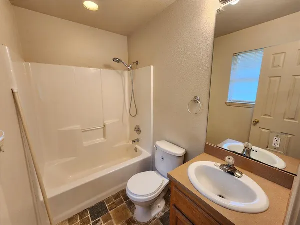 $1,550 | 3025 Pueblo Trail, Lake Worth, TX 76135