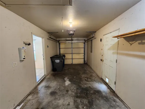 $1,550 | 3025 Pueblo Trail, Lake Worth, TX 76135