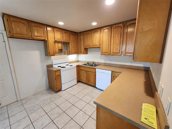 $1,550 | 3025 Pueblo Trail, Lake Worth, TX 76135