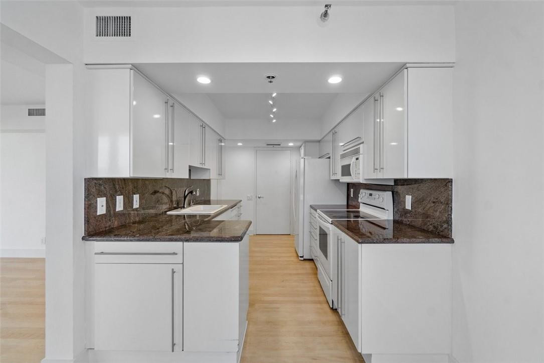 350 South Ocean Boulevard, Unit 5D Boca Raton, FL 33432 - Photo 12 of 35 Photo 12