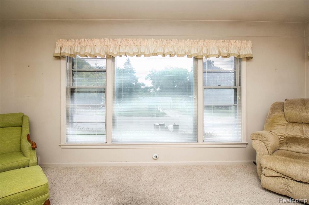 2926 Miller Road Flint, MI 48503 - Photo 6 of 28